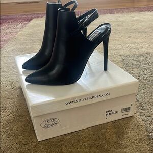 Steve Madden Black Heels with Sleek Design